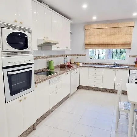 Вилла - Playa - En Park Con Terraza Y Jardin Privado Pb6 Эстепона