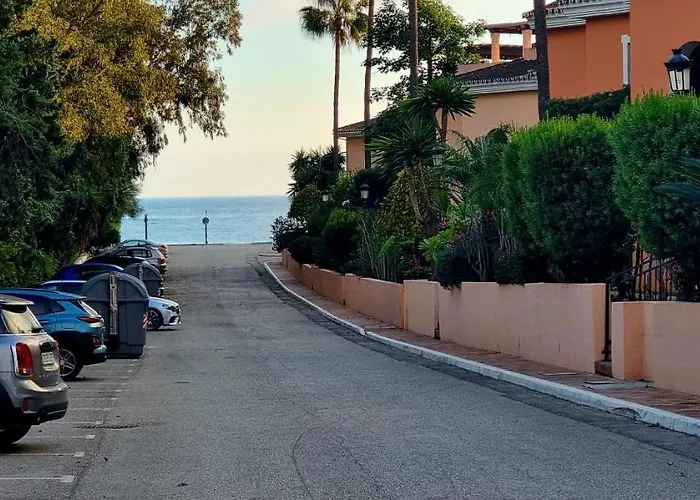 Вилла - Playa - En Park Con Terraza Y Jardin Privado Pb6 Эстепона